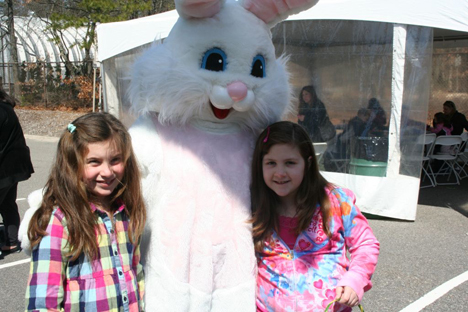 The Easter Bunny Visits Islandia Village The Easter Bunny Visits Islandia Village