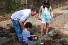 community-planting-5-7-11-008