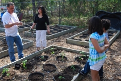 community-planting-5-7-11-018