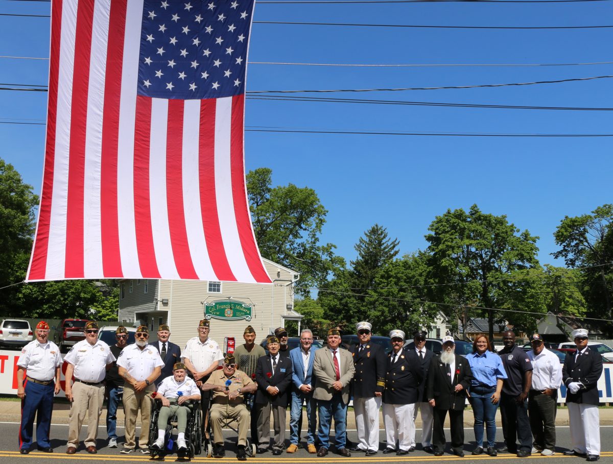 Mayor Dorman Honors Those Who Sacrificed Their Lives at Wreath Laying Ceremony