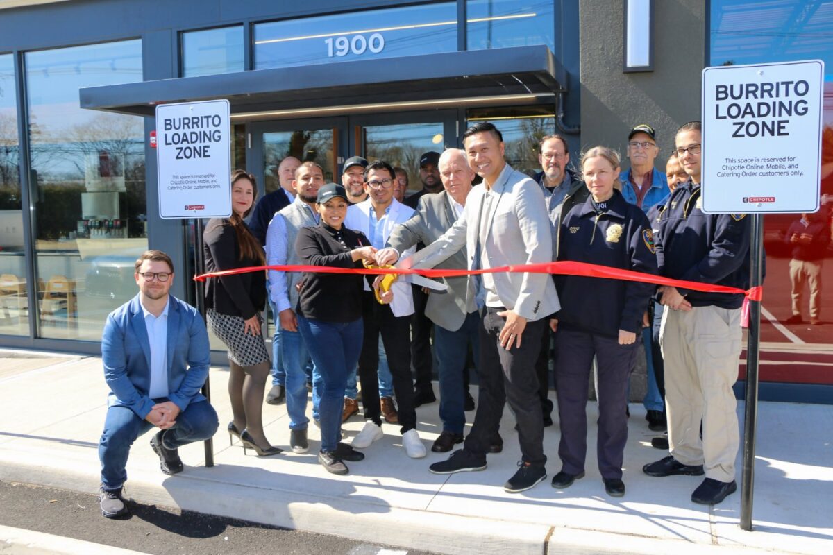 Village of Islandia Welcomes Chipotle Mexican Grill